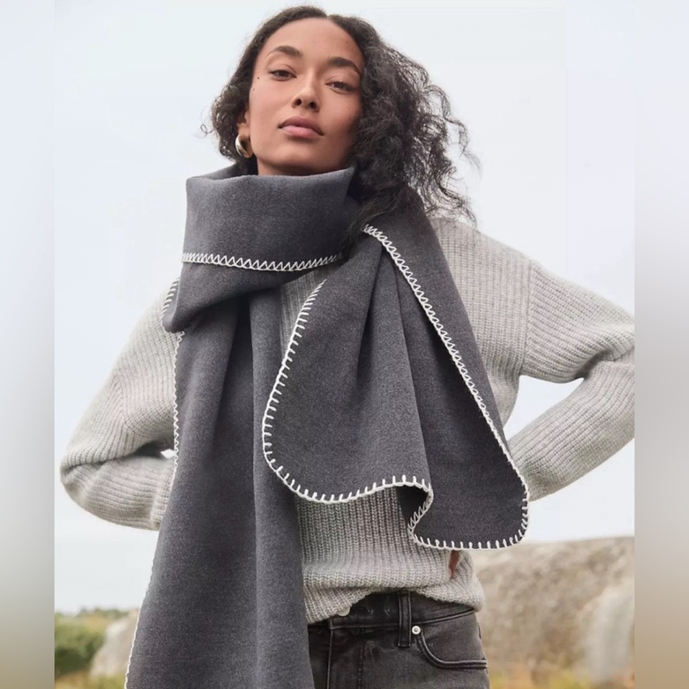 loft stitch trim scarf